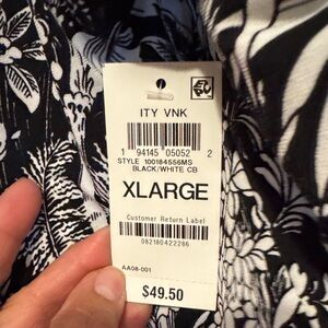 JM Collection Black and White Floral V-Neck Blouse